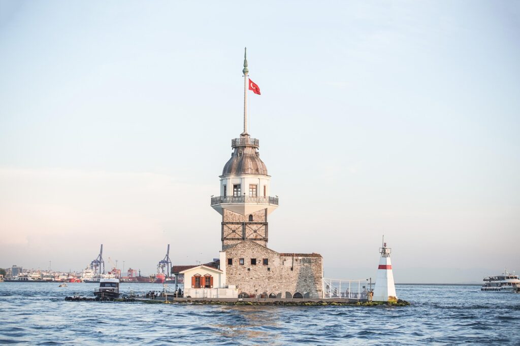 Şile deniz feneri ve kıyı manzarası