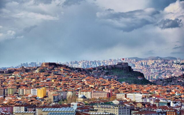 Ankara Kalesi ve şehir manzarası