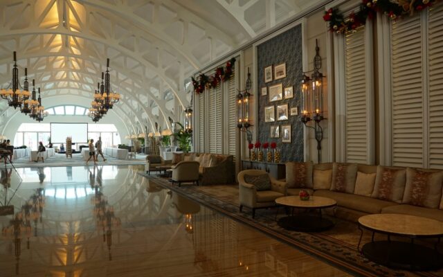 Asya seyahatinde konaklama için temiz ve modern bir otel odası