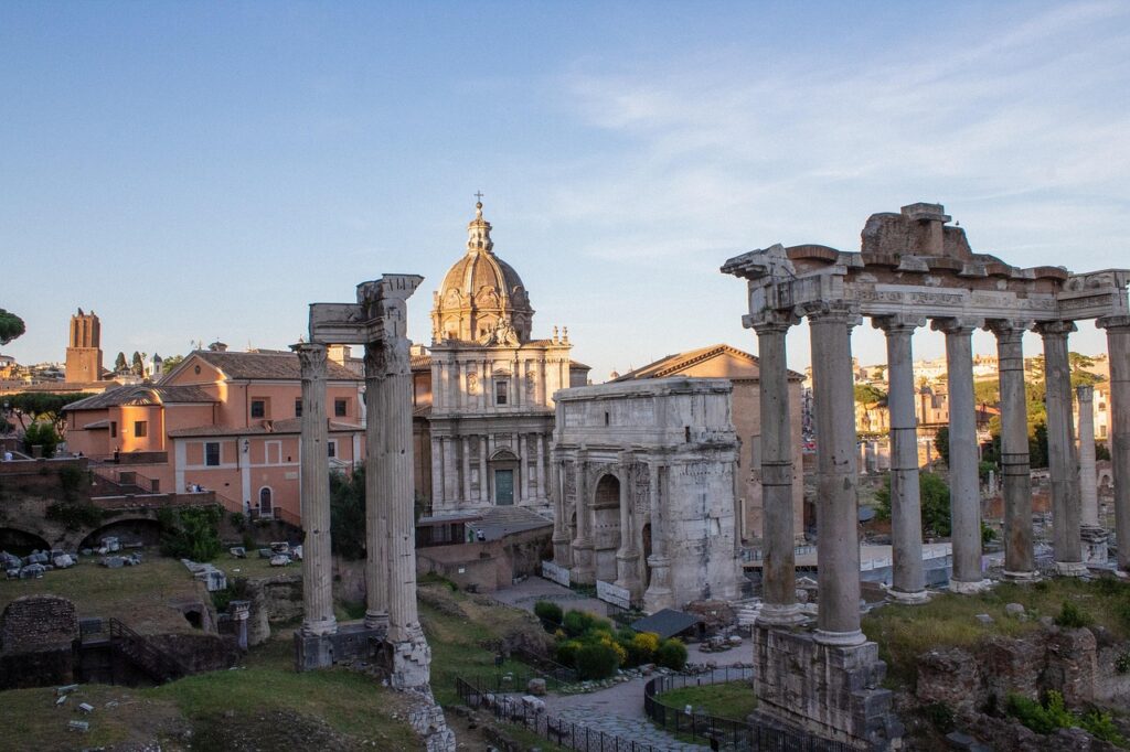 Roma Forumu'ndaki antik kalıntılar