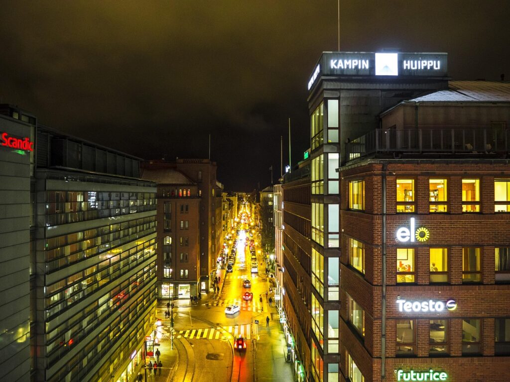Helsinki kent merkezinden bir mimari görünüm