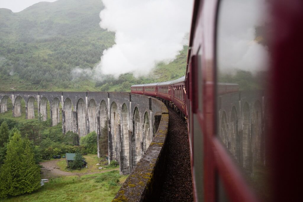 Kırsal bölgeden geçen bir tren yolculuğu