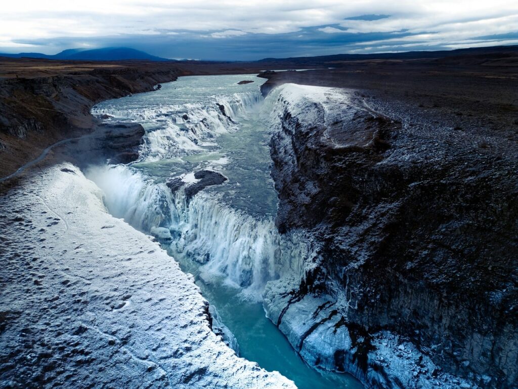 İzlanda'da Gullfoss şelalesinin basamaklı yapısı