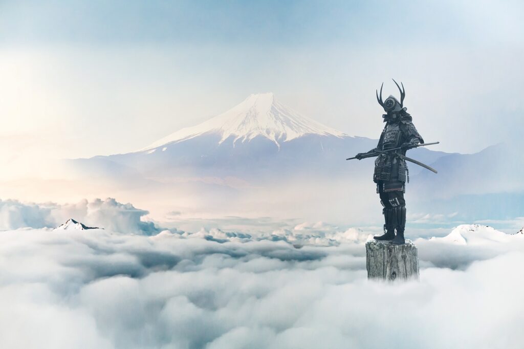 Japonya'da karla kaplı Fuji Dağı'nın konik zirvesi