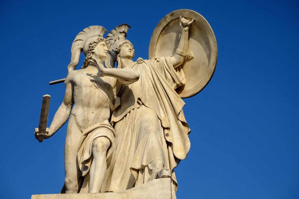 Priene antik kentinde Athena Tapınağı kalıntıları ve deniz manzarası