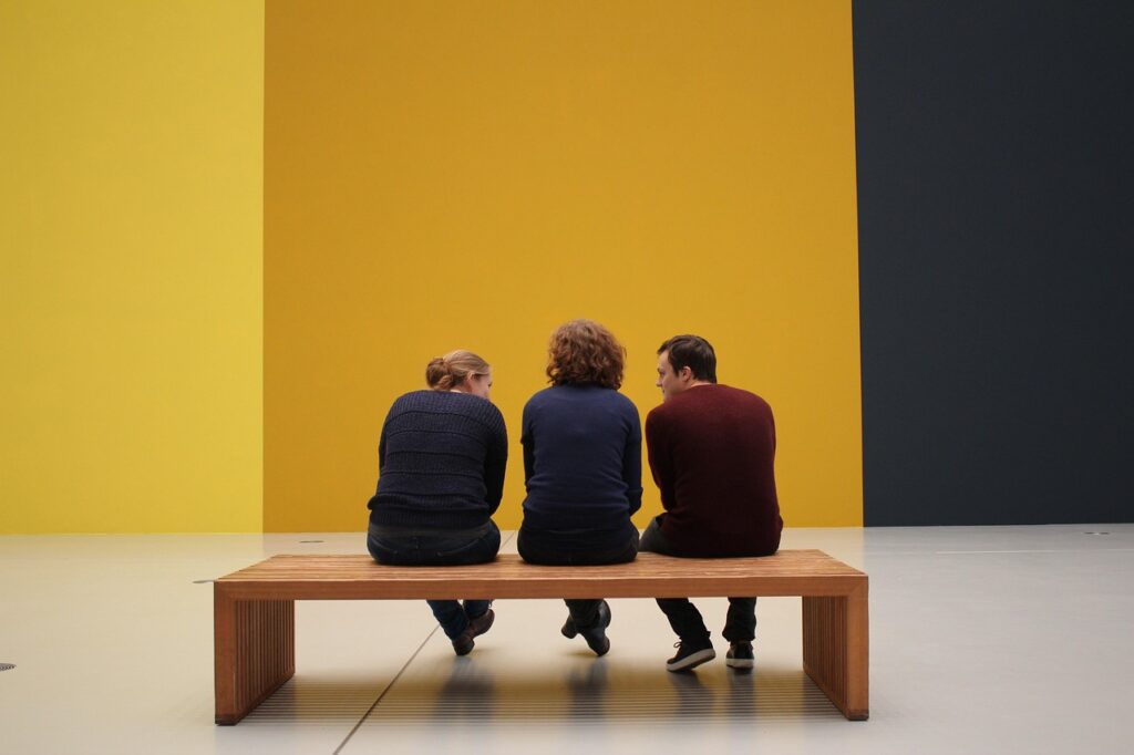 İstanbul'da çağdaş sanat galerisinin iç mekânı
