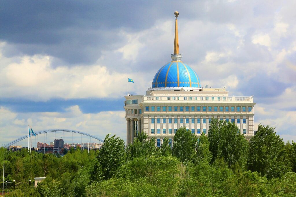 Astana'nın simgesi Bayterek Kulesi
