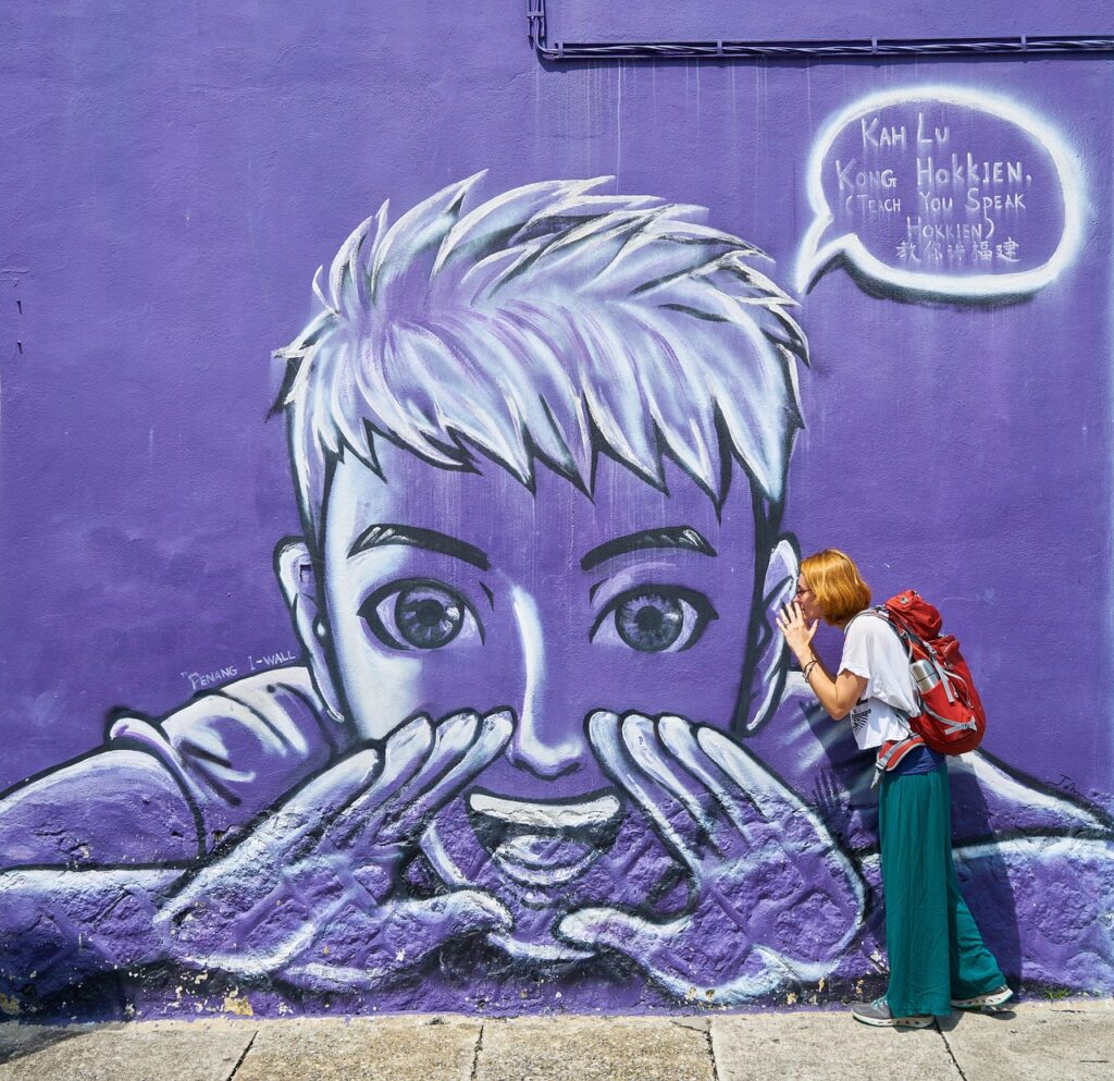 Penang George Town sokaklarında sokak sanatı duvarı