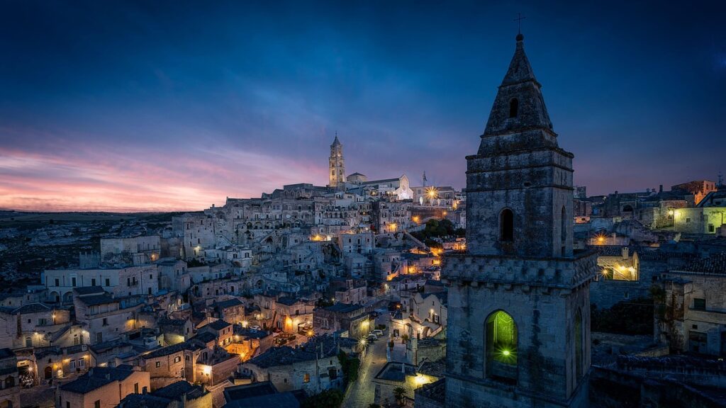 Matera'daki yeraltı su sarnıcı Palombaro Lungo'nun iç mekânı