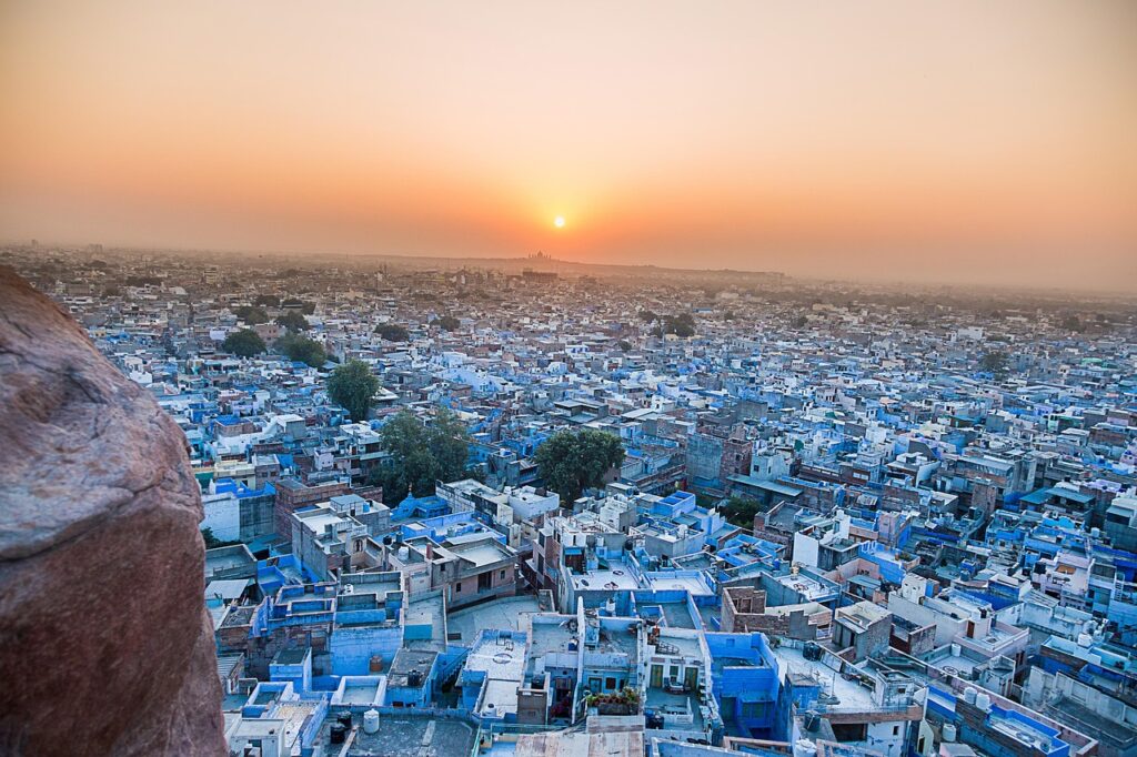 Jodhpur'da Mehrangarh Kalesi'nden görülen mavi çatılı eski şehir