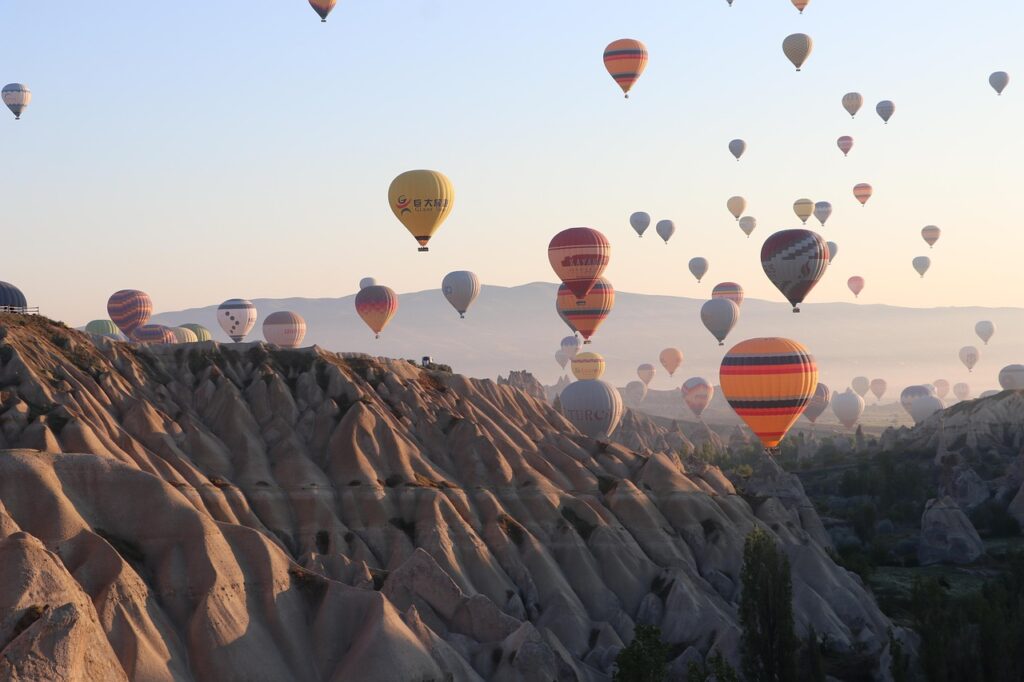 Sonbahar sabahında Kapadokya manzarası