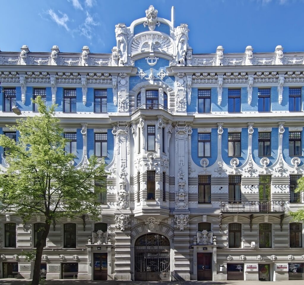 Riga merkezindeki Art Nouveau cepheleri