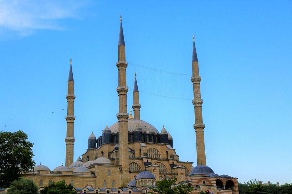 Edirne'nin tarihi mahalle dokusundan bir görünüm