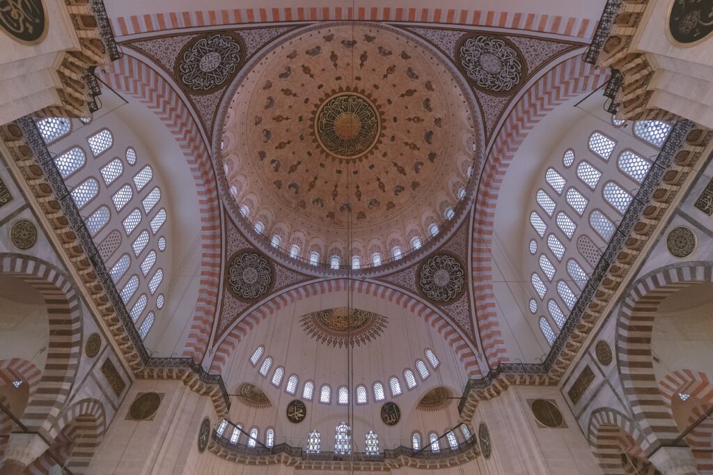 Trabzon Ayasofya'nın dış cephesi ve mimari detayları