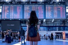 Ucuz yurtdışı tatil için paket tur ve bağımsız plan karşılaştırması